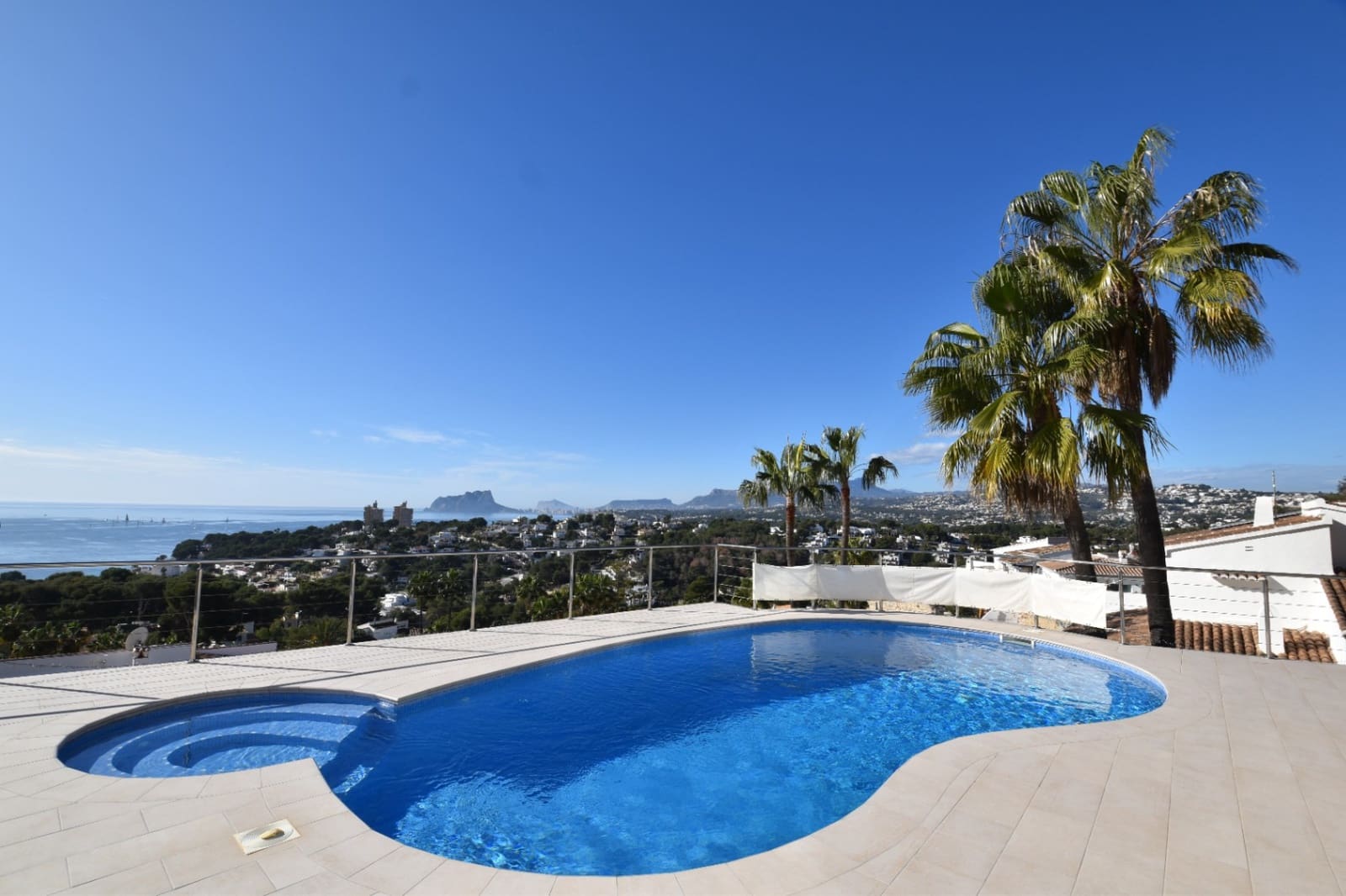 3 bedroom Villa for sale in Moraira with pool - € 1,550,000 (Ref: 9061337)