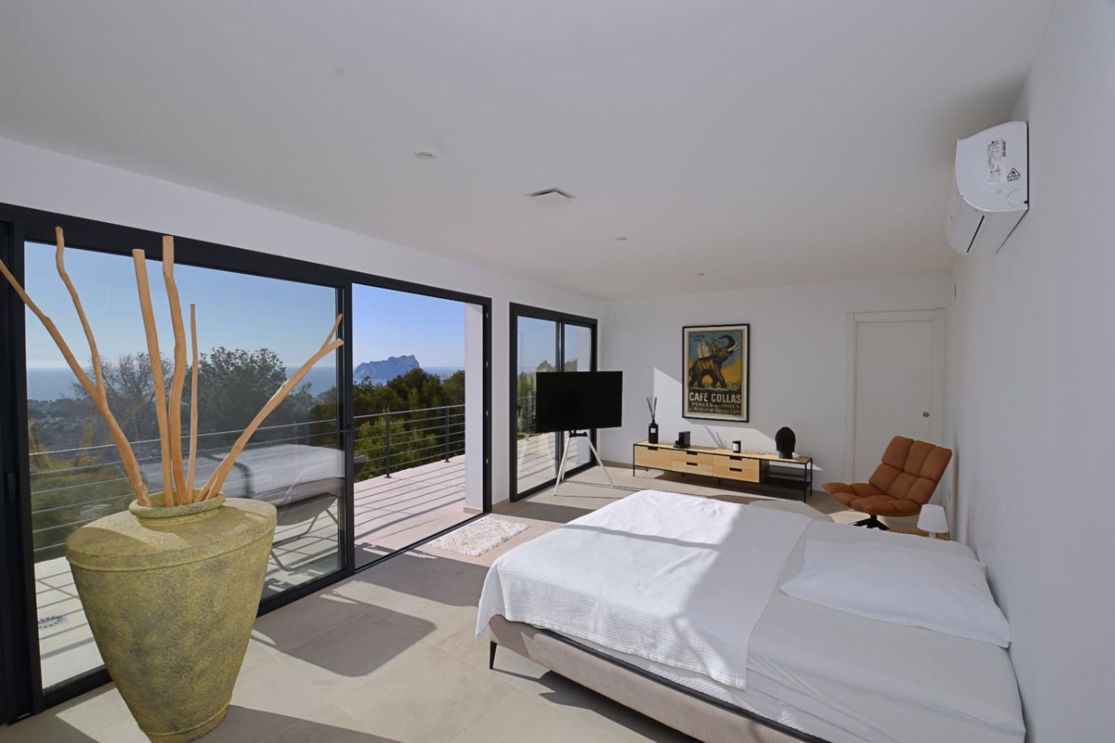 4 bedroom Villa for sale in Moraira with pool - € 1,995,000 (Ref: 9061338)