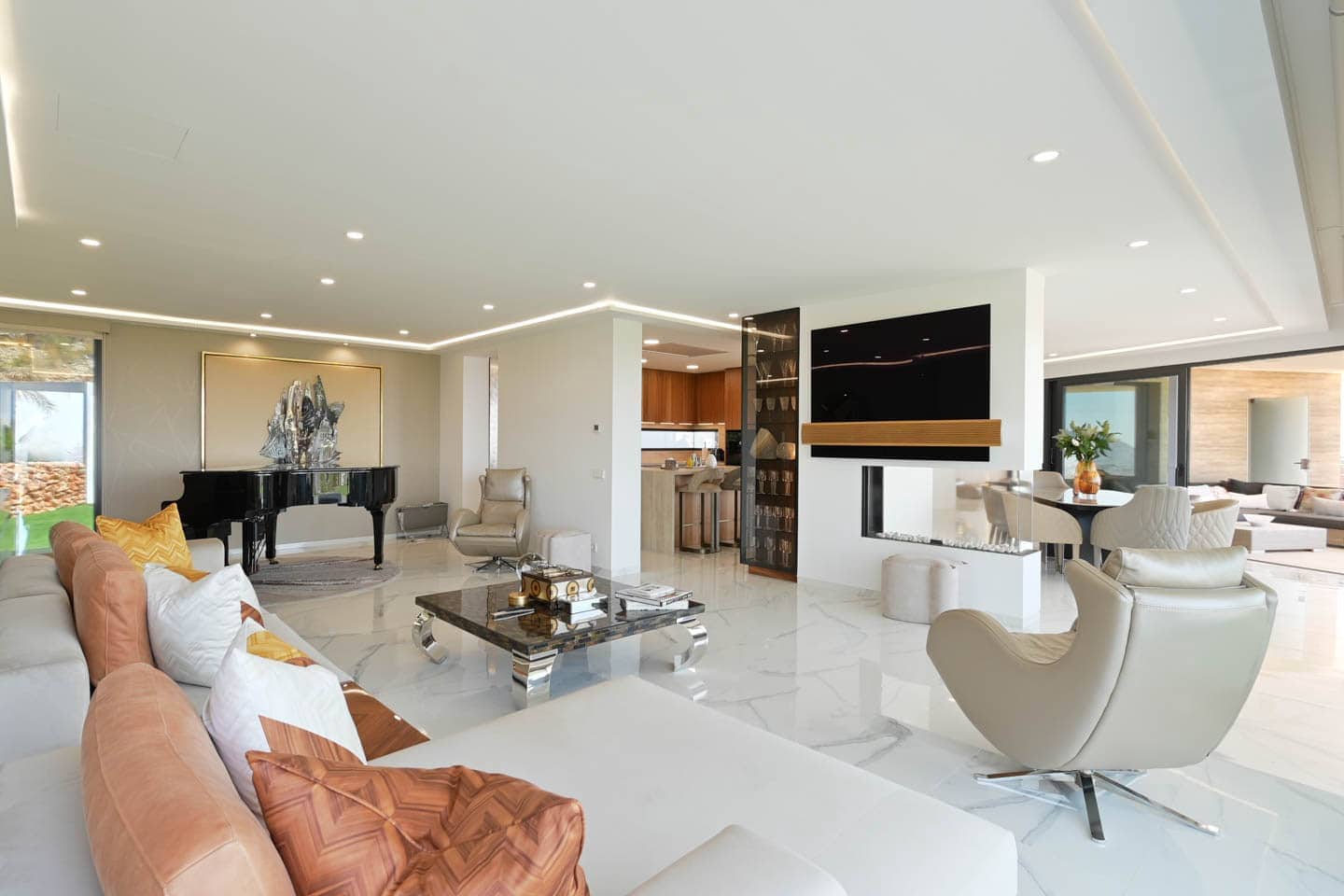 6 bedroom Villa for sale in Altea - € 5,595,000 (Ref: 9061340)