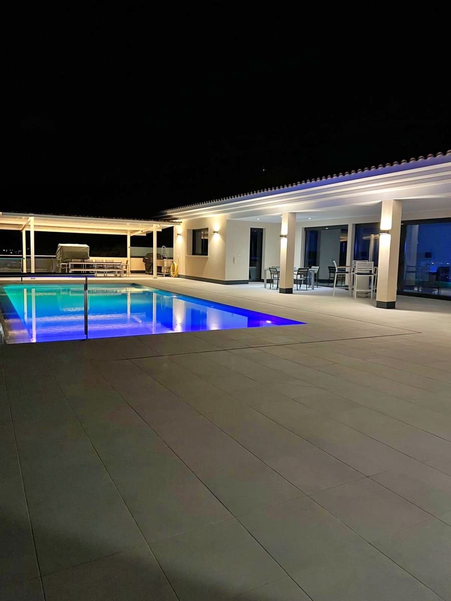 5 bedroom Villa for sale in Altea with pool - € 3,500,000 (Ref: 9061344)