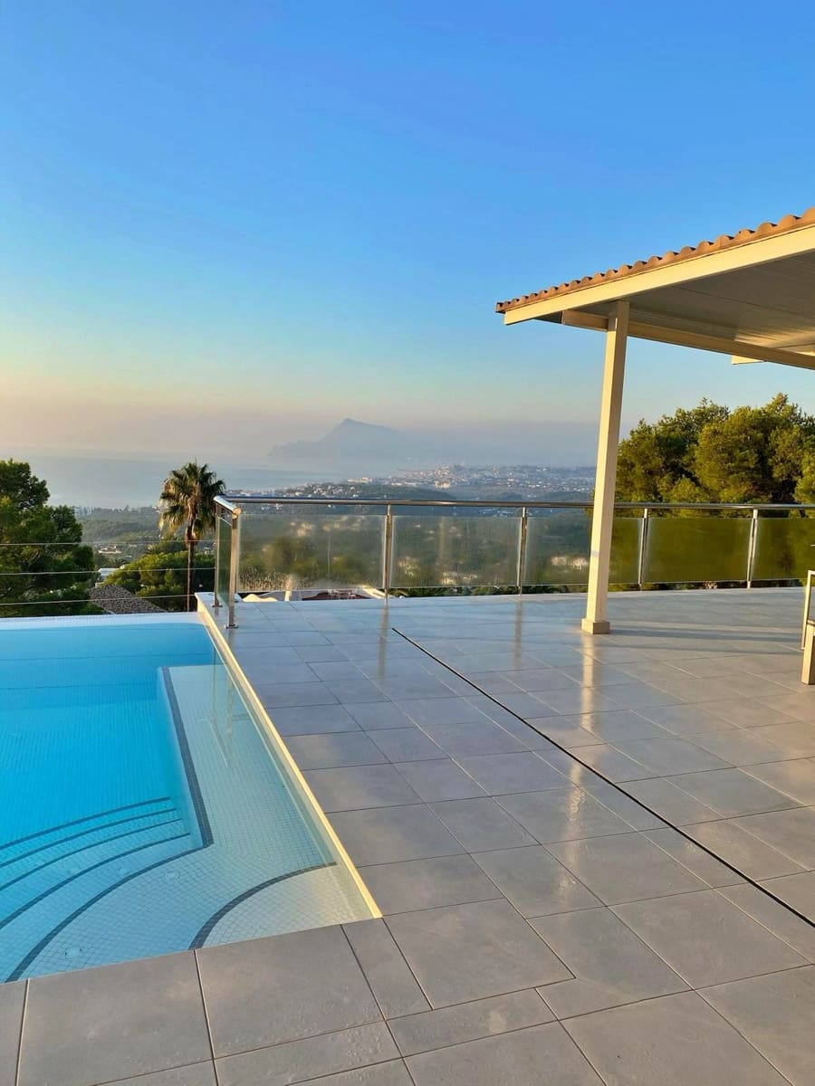 5 bedroom Villa for sale in Altea with pool - € 3,500,000 (Ref: 9061344)