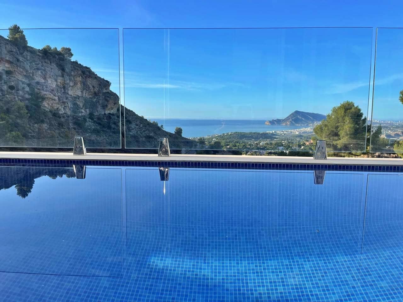 4 bedroom Villa for sale in Altea with pool - € 1,210,000 (Ref: 9061345)