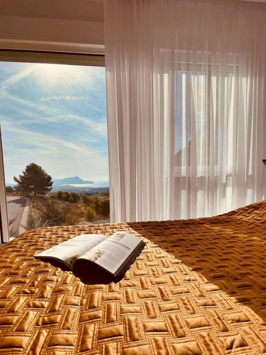 4 bedroom Villa for sale in Altea with pool - € 1,210,000 (Ref: 9061345)