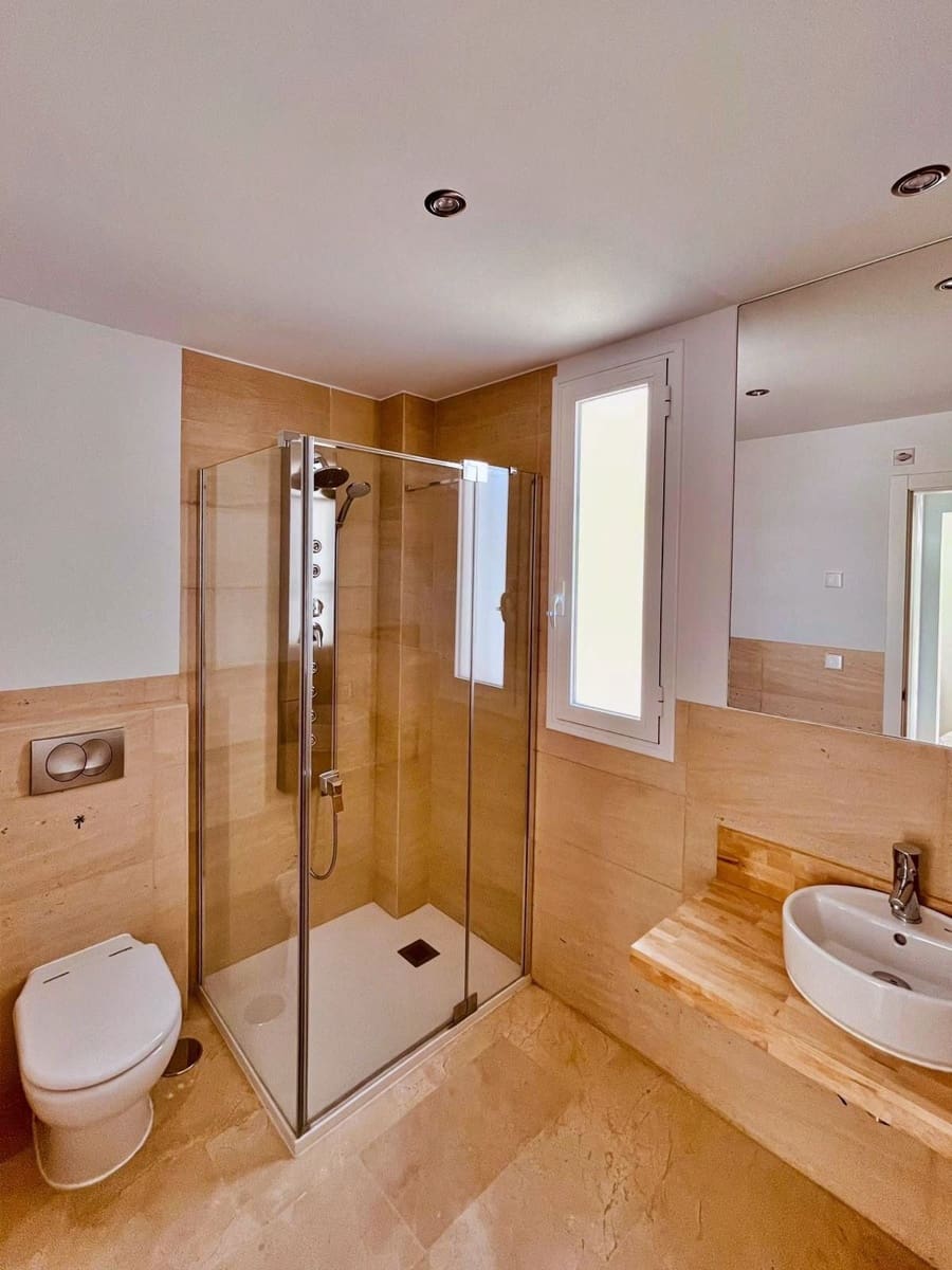 4 bedroom Villa for sale in Altea with pool - € 1,210,000 (Ref: 9061345)