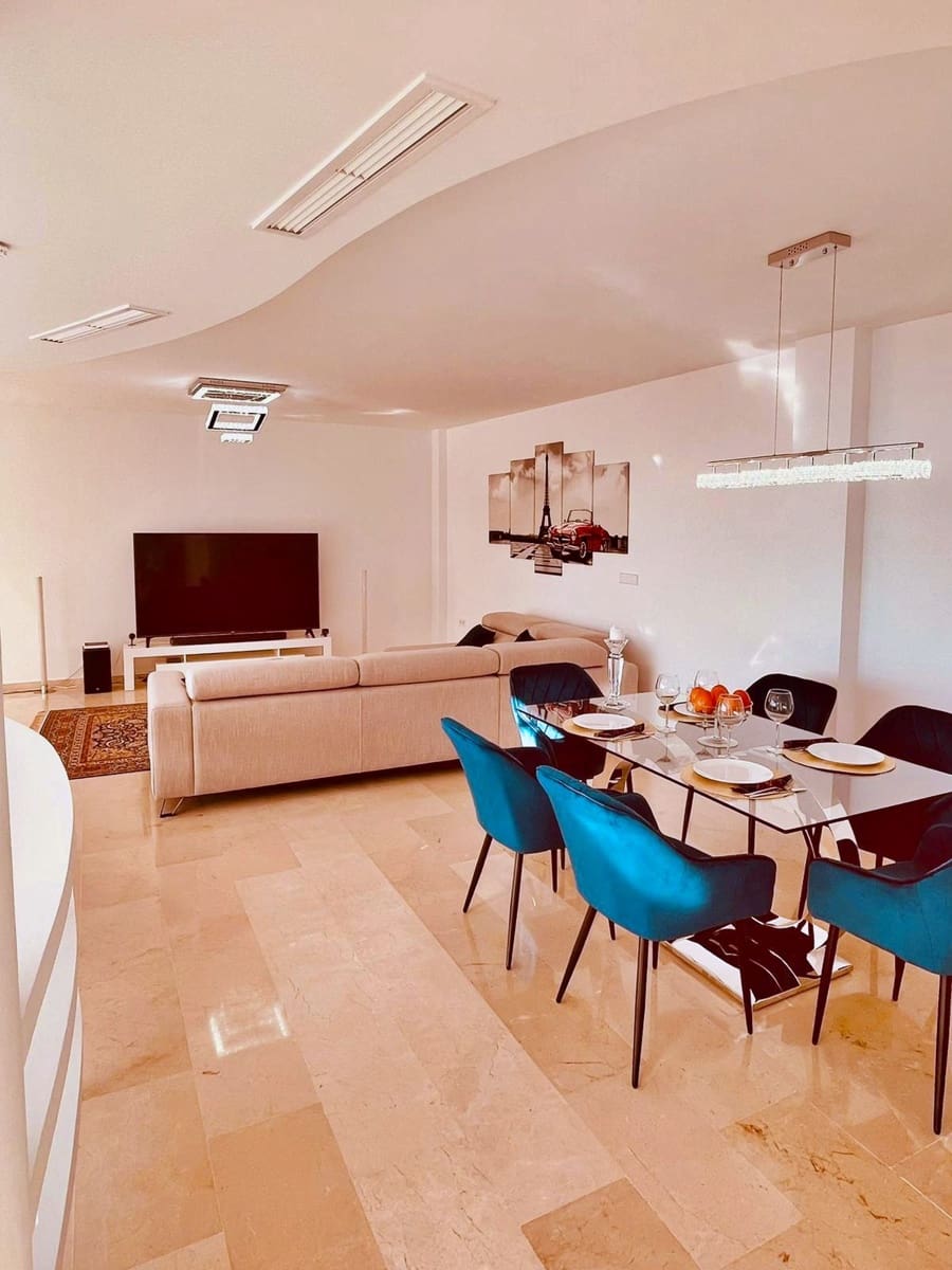 4 bedroom Villa for sale in Altea with pool - € 1,210,000 (Ref: 9061345)