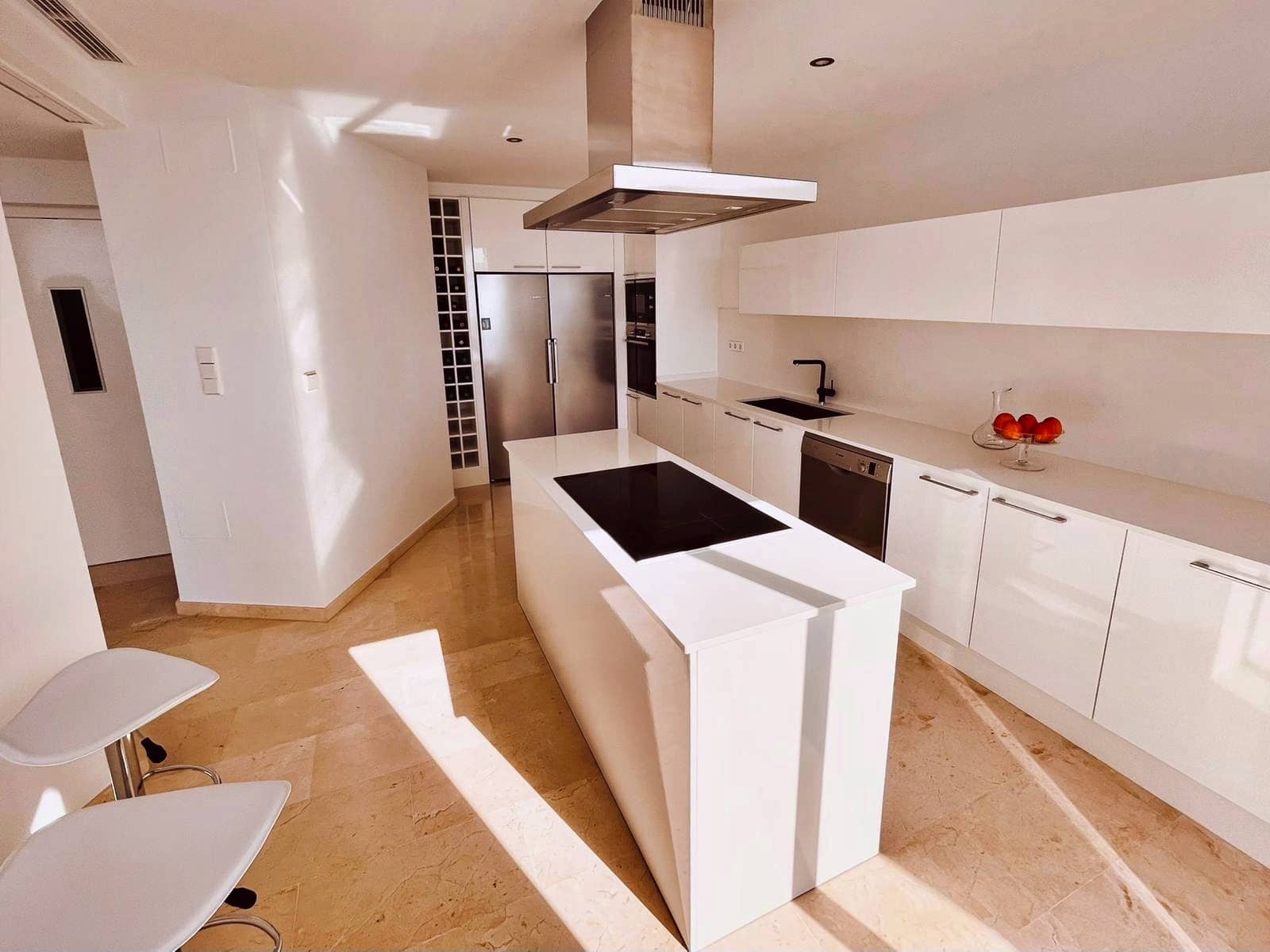 4 bedroom Villa for sale in Altea with pool - € 1,210,000 (Ref: 9061345)