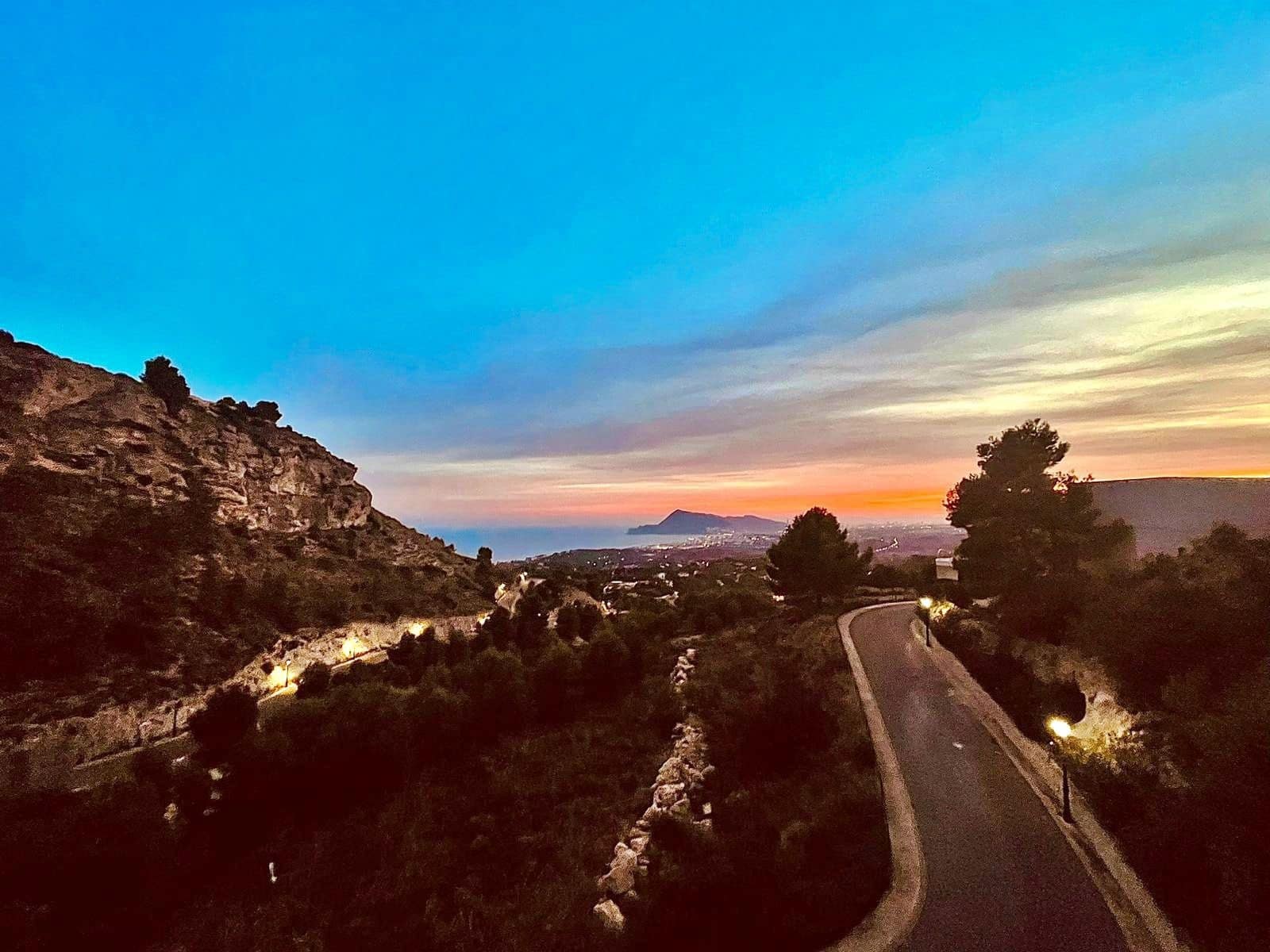 4 bedroom Villa for sale in Altea with pool - € 1,210,000 (Ref: 9061345)