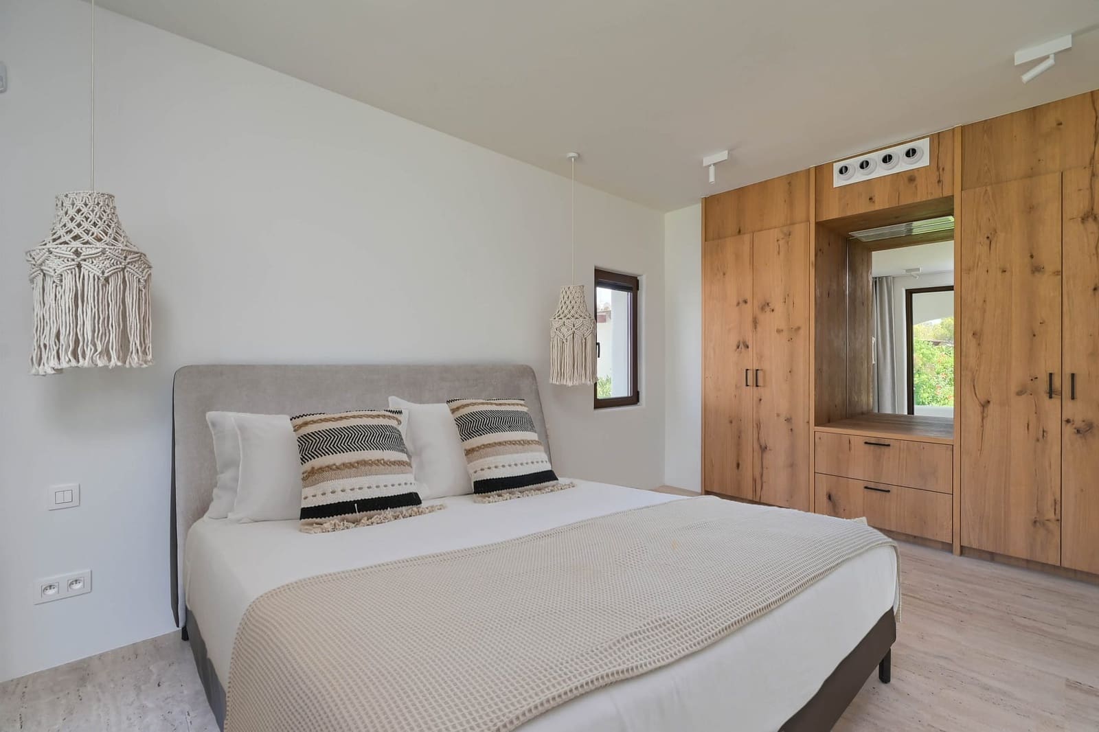 5 bedroom Villa for sale in Benissa - € 2,750,000 (Ref: 9061347)