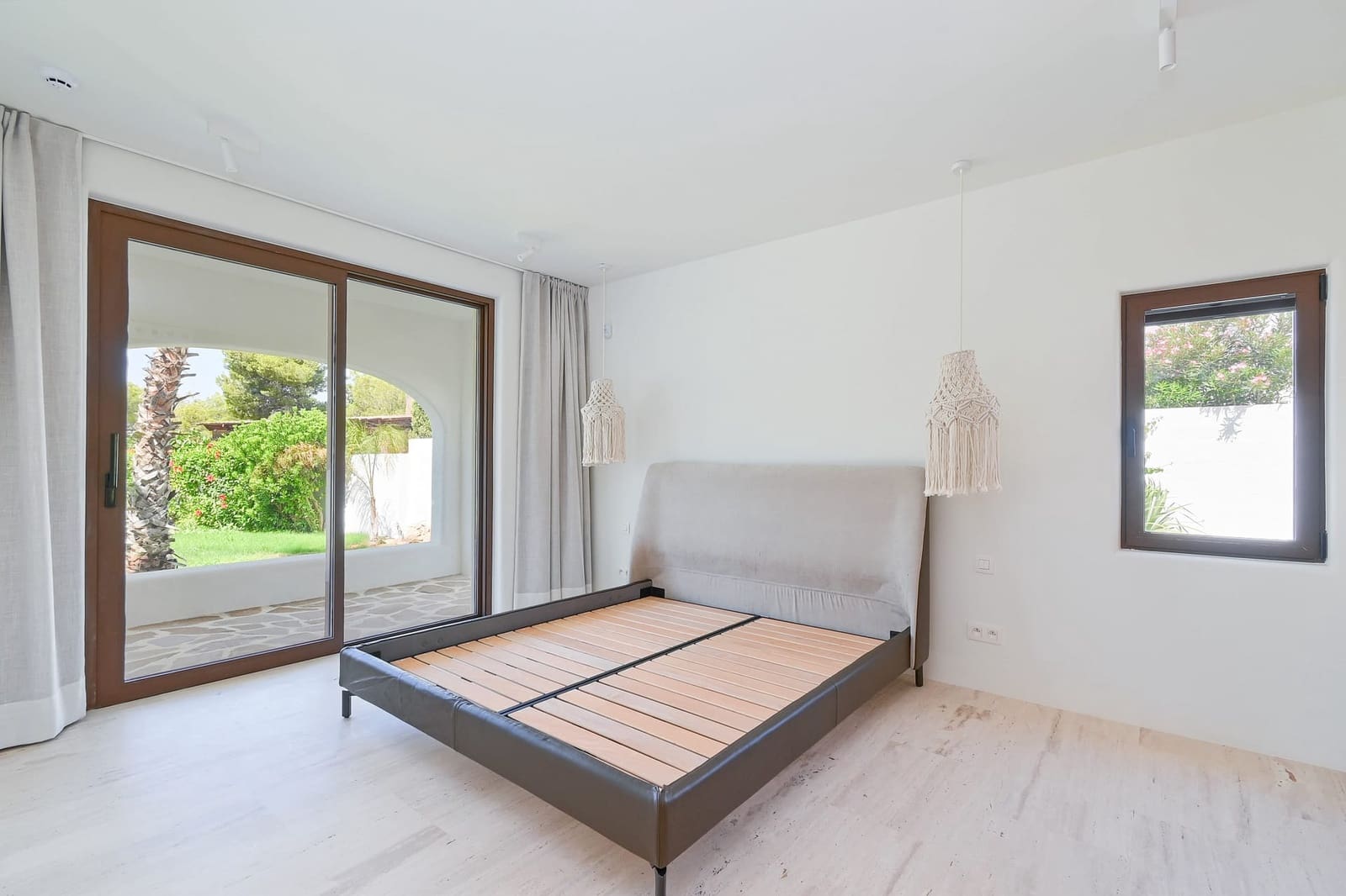 5 bedroom Villa for sale in Benissa - € 2,750,000 (Ref: 9061347)