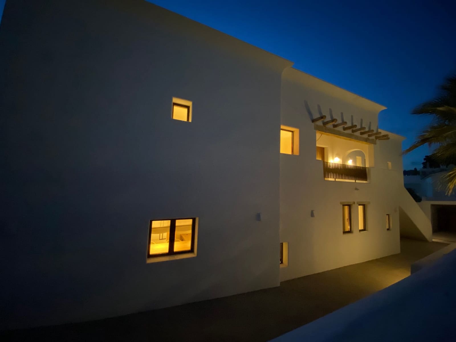 5 bedroom Villa for sale in Benissa - € 2,750,000 (Ref: 9061347)