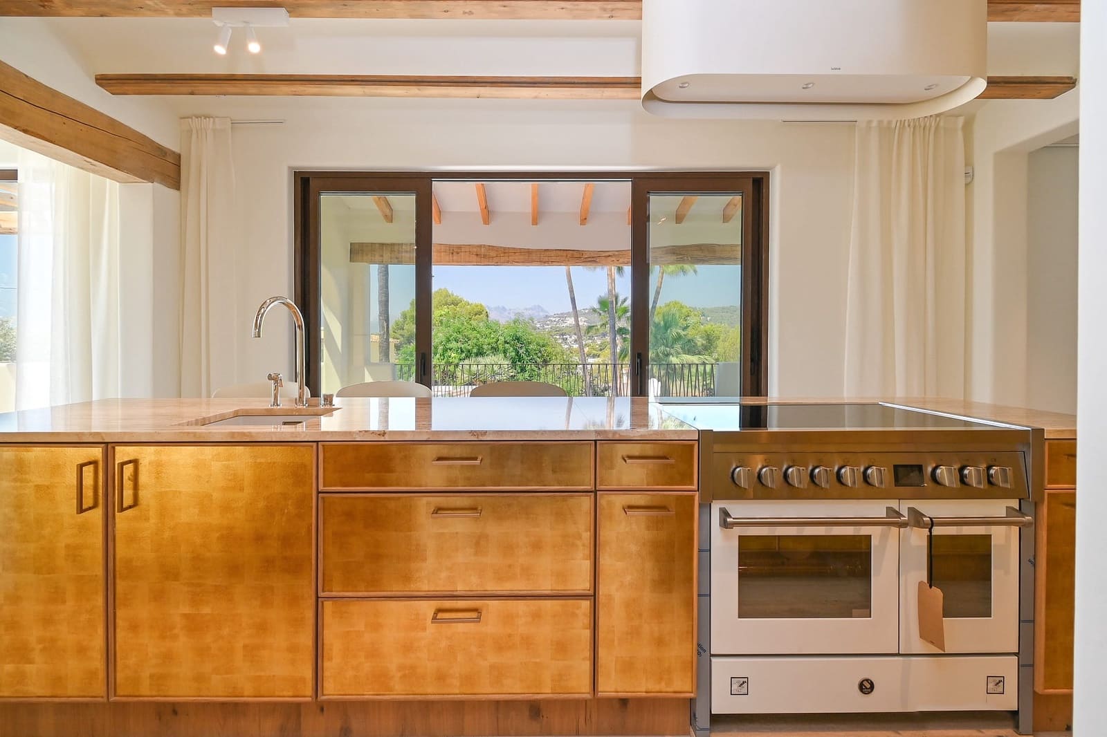 5 bedroom Villa for sale in Benissa - € 2,750,000 (Ref: 9061347)