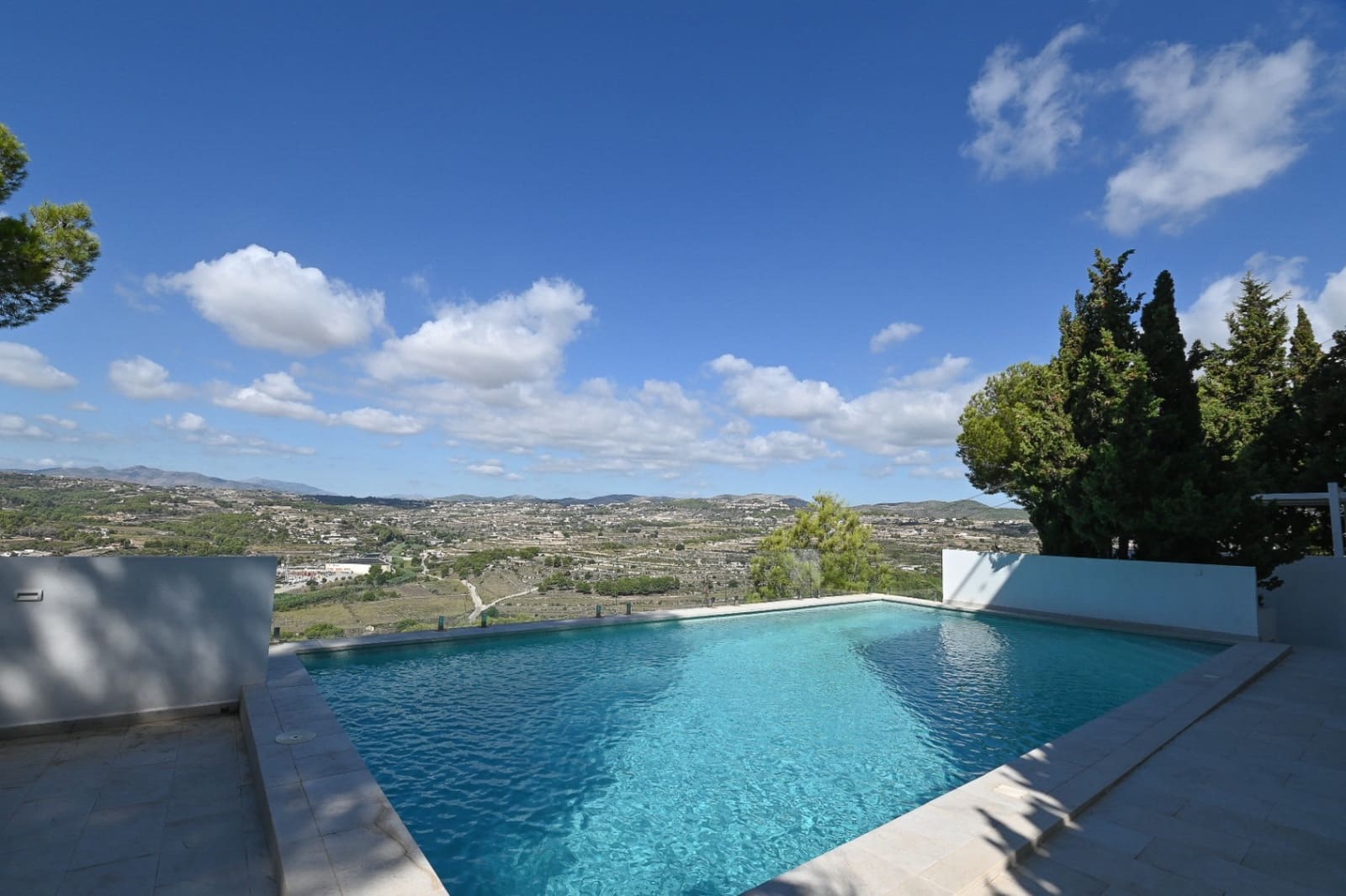 7 bedroom Villa for sale in Moraira with pool - € 1,250,000 (Ref: 9061348)