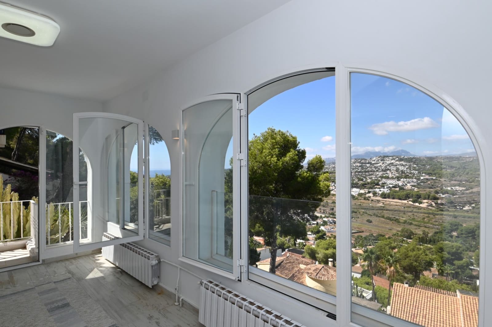 7 bedroom Villa for sale in Moraira with pool - € 1,250,000 (Ref: 9061348)