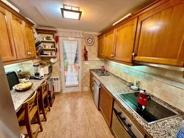 7 soveværelse Rækkehus til salg i Pedreguer med swimmingpool - € 469.950 (Ref: 9061355)