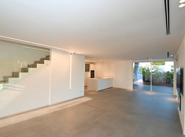 3 slaapkamer Villa te koop in Moraira, Teulada-Moraira met zwembad - € 2.400.000 (Ref: 9061356)