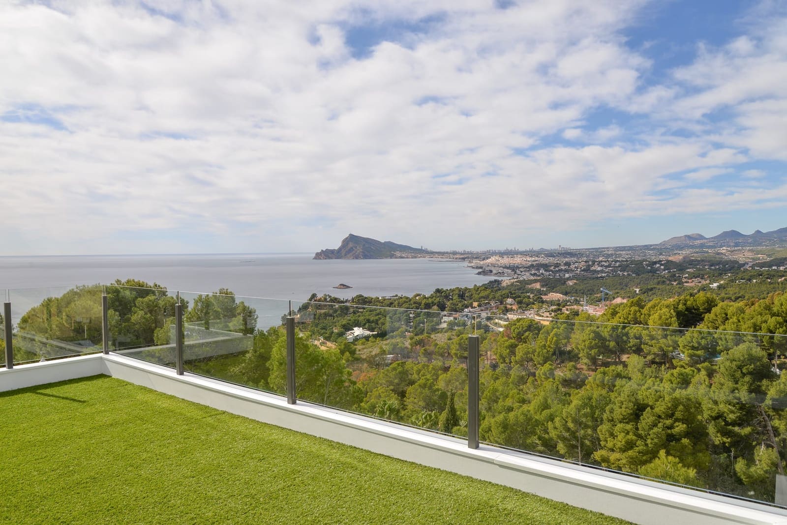 5 bedroom Villa for sale in Altea - € 2,350,000 (Ref: 9061370)