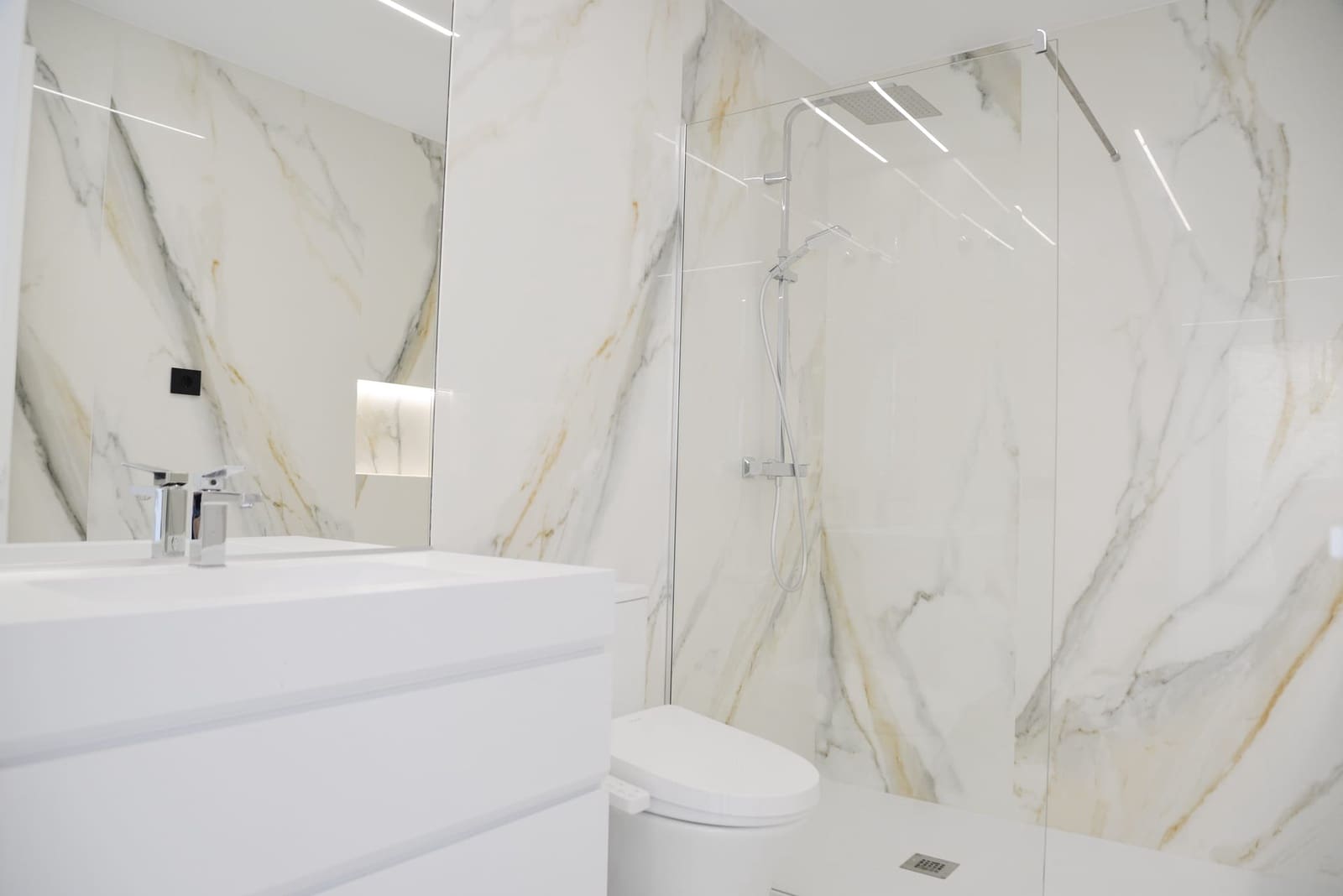 5 bedroom Villa for sale in Altea - € 2,350,000 (Ref: 9061370)