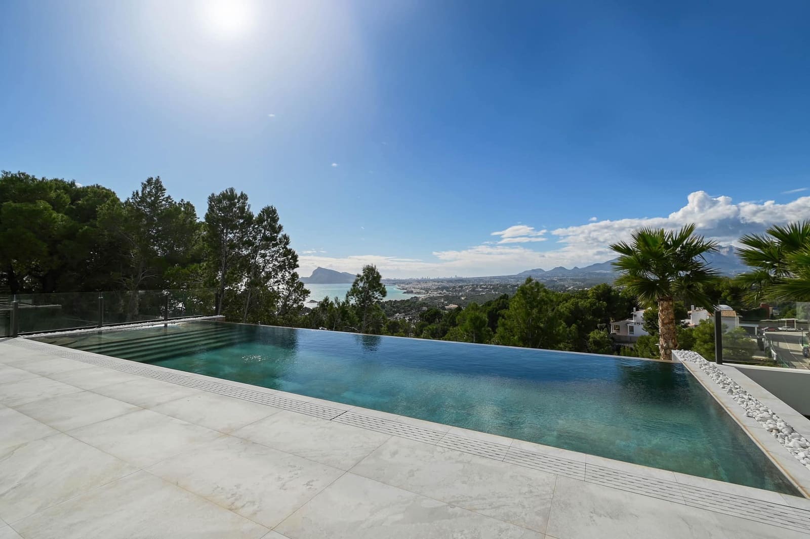 5 bedroom Villa for sale in Altea - € 2,350,000 (Ref: 9061370)