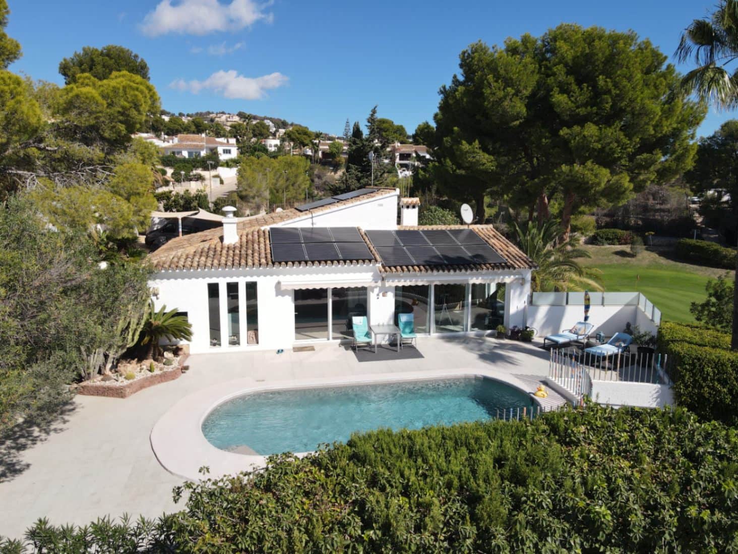 5 bedroom Villa for sale in Moraira with pool - € 1,585,000 (Ref: 9061379)