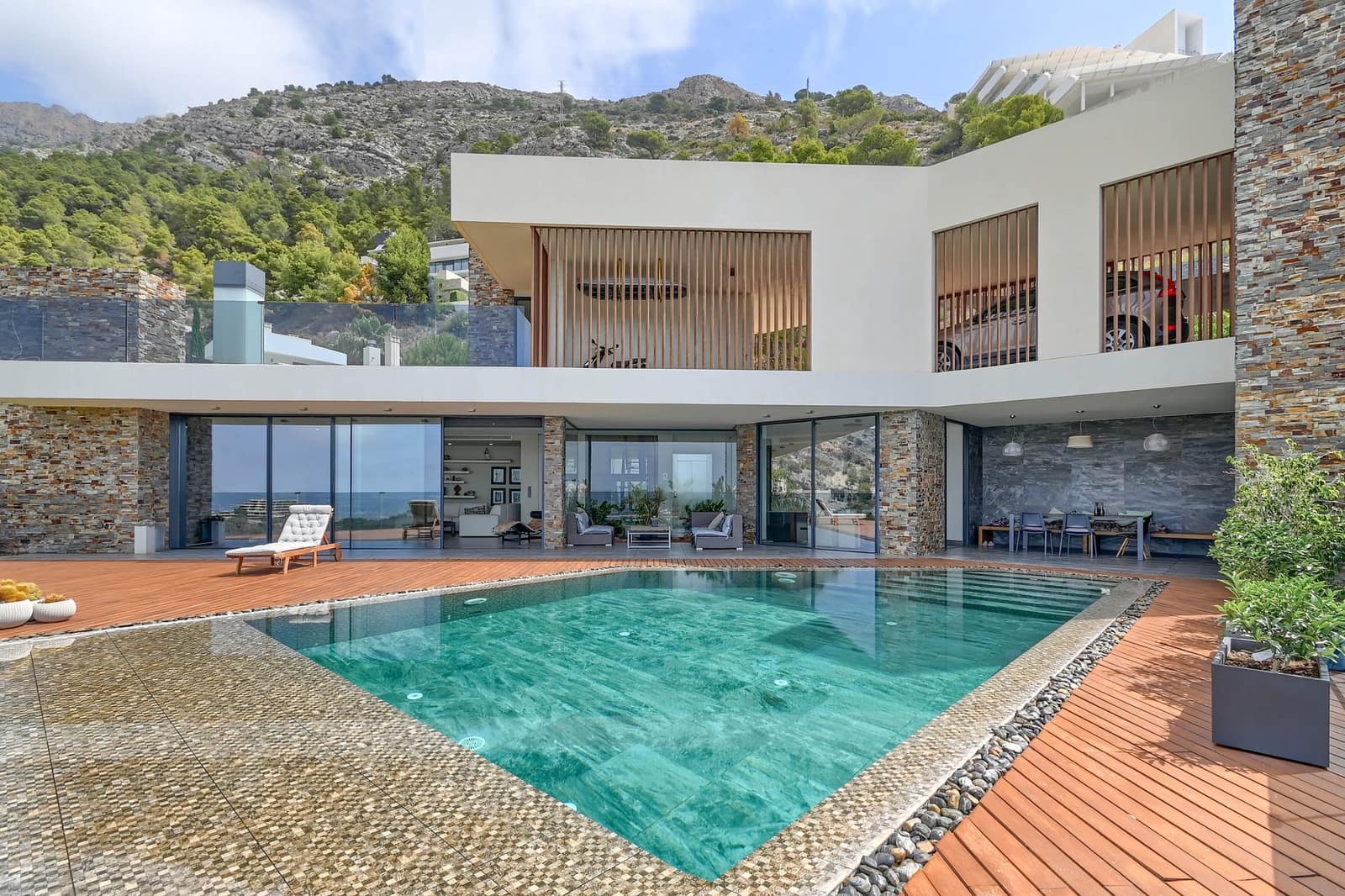 3 bedroom Villa for sale in Altea - € 2,650,000 (Ref: 9061385)