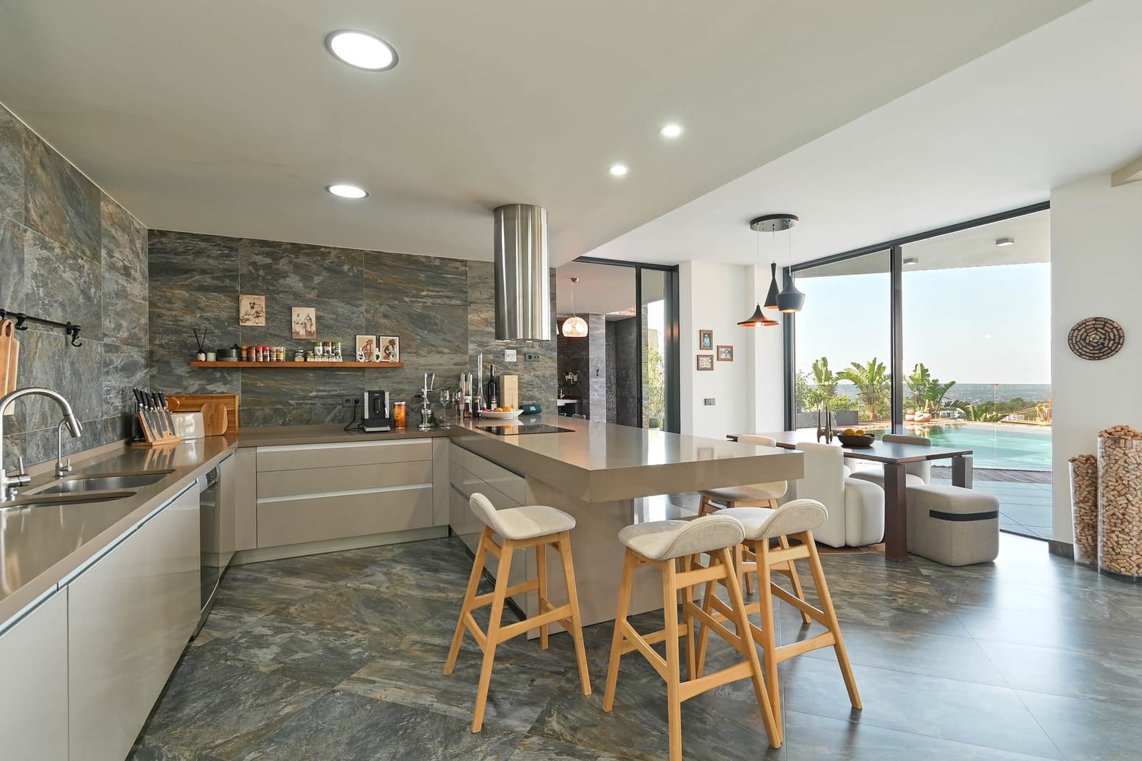 3 bedroom Villa for sale in Altea - € 2,650,000 (Ref: 9061385)