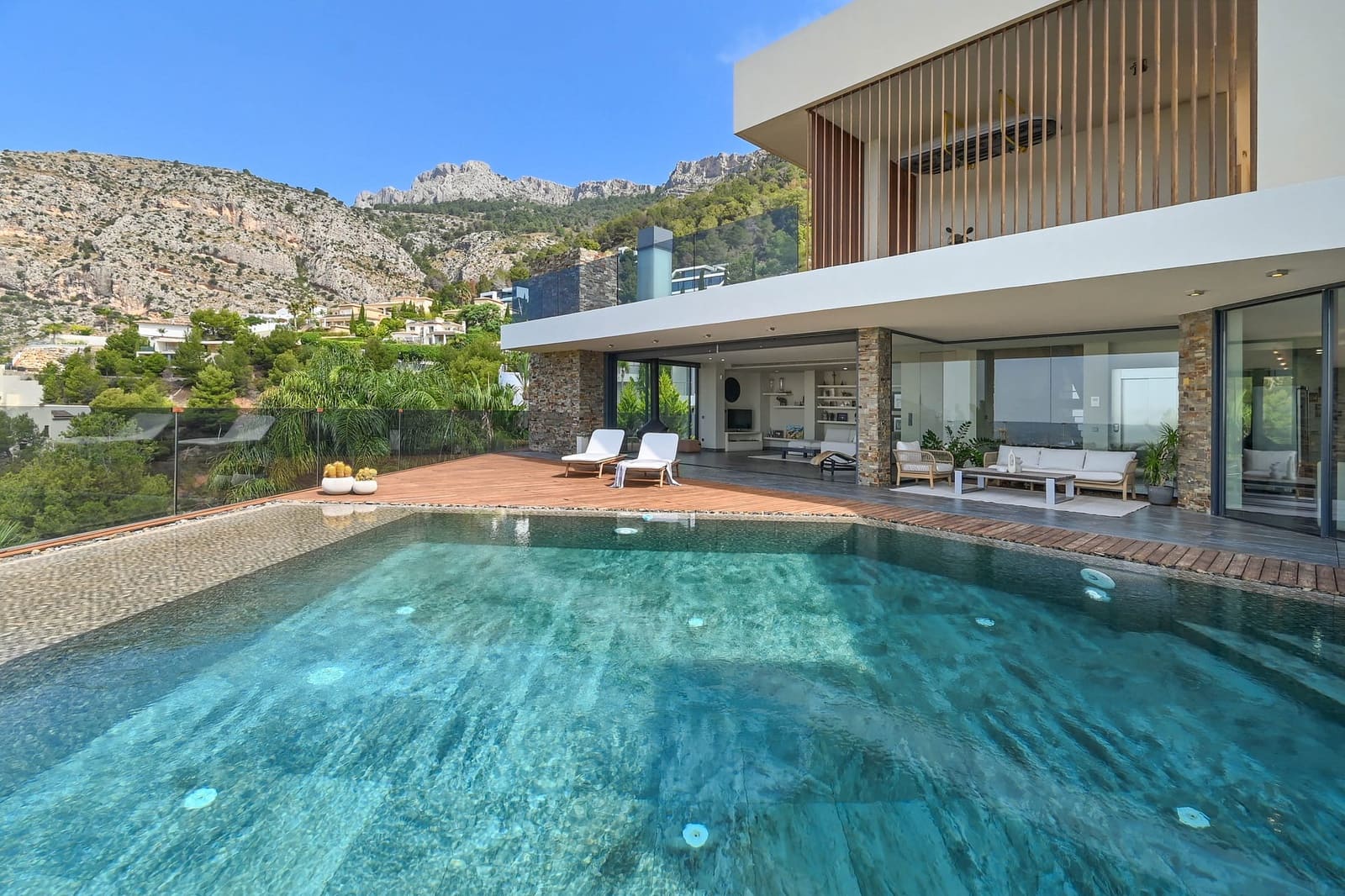 3 bedroom Villa for sale in Altea - € 2,650,000 (Ref: 9061385)