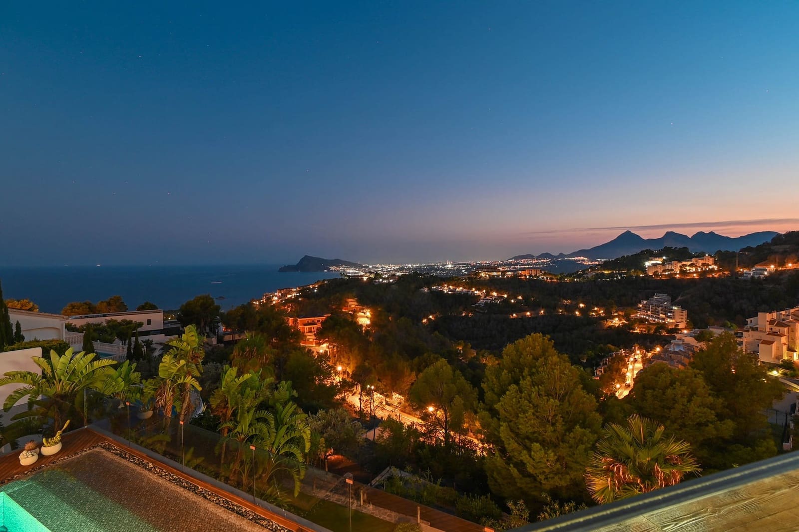 3 bedroom Villa for sale in Altea - € 2,650,000 (Ref: 9061385)