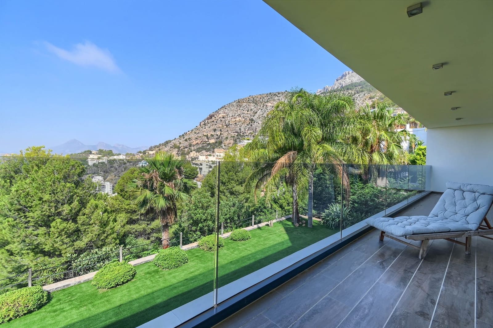 3 bedroom Villa for sale in Altea - € 2,650,000 (Ref: 9061385)