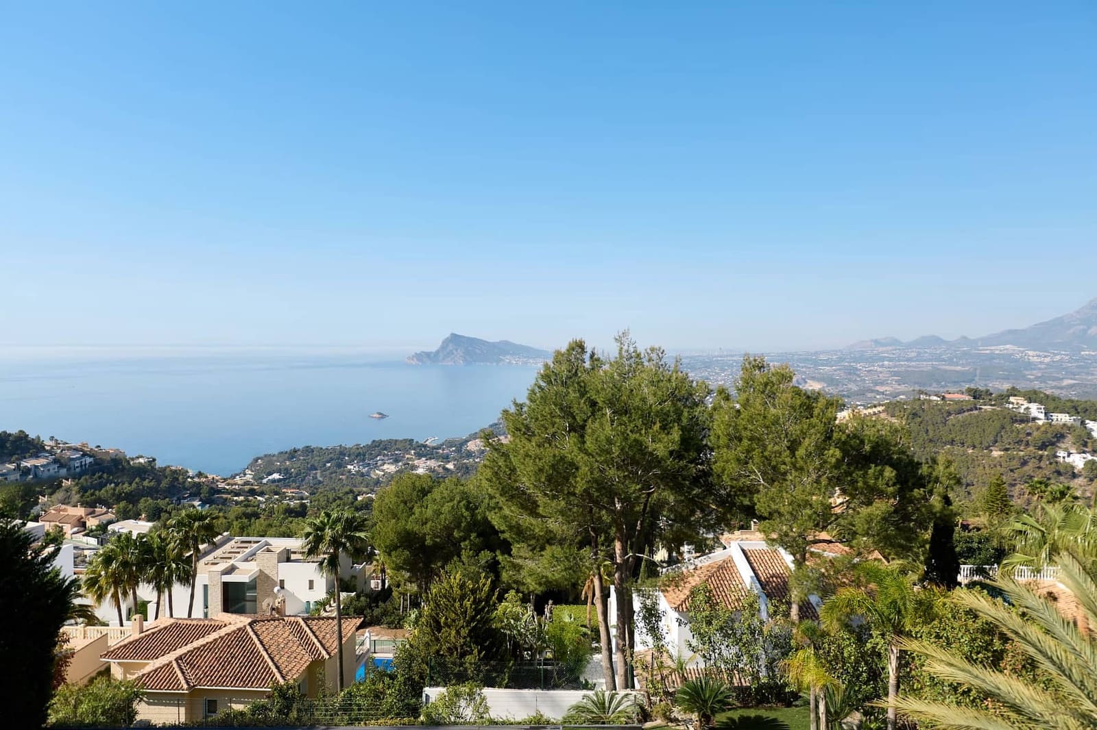5 bedroom Villa for sale in Altea - € 2,180,000 (Ref: 9061386)