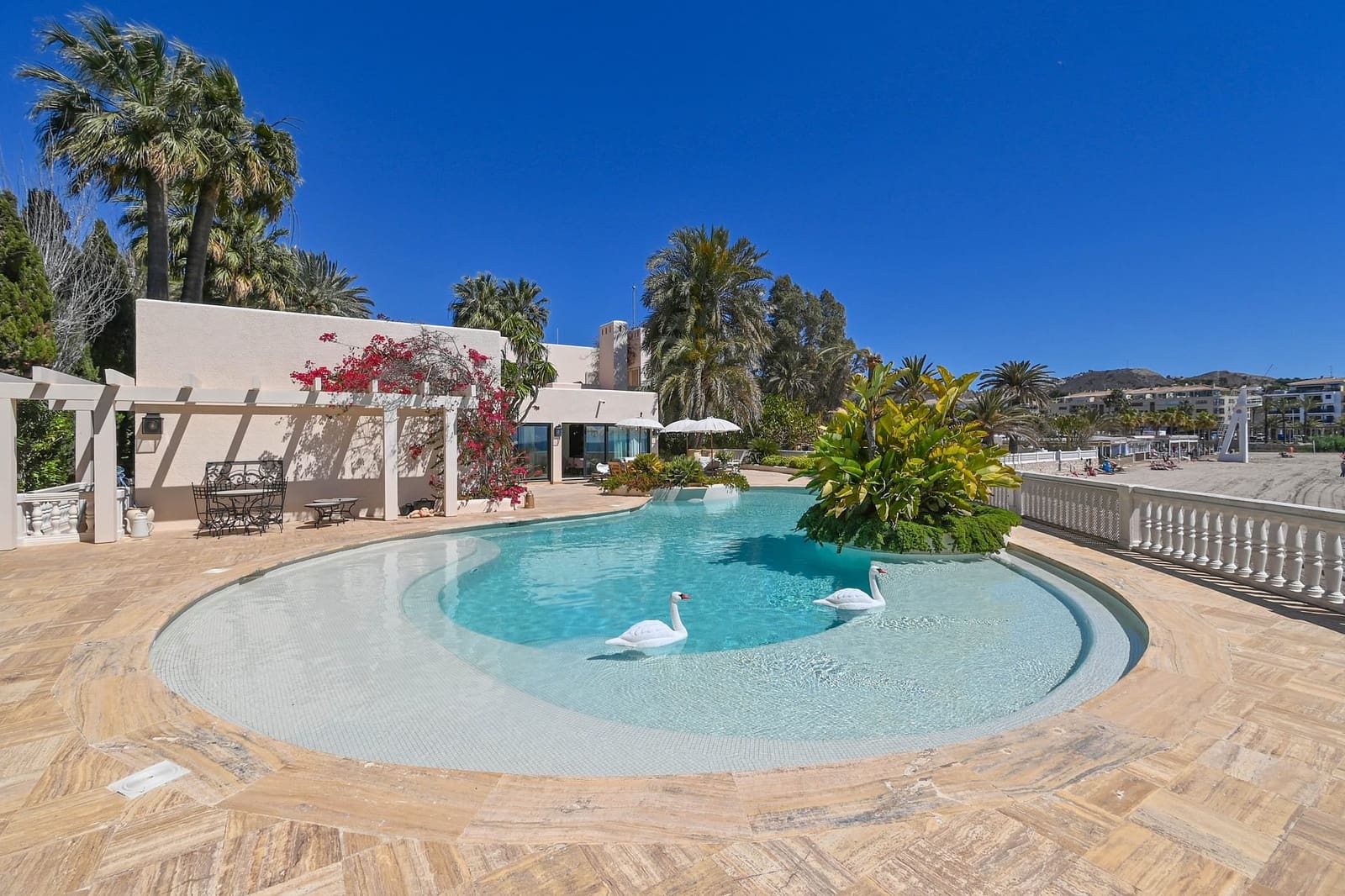 4 bedroom Villa for sale in Moraira - € 5,850,000 (Ref: 9061387)