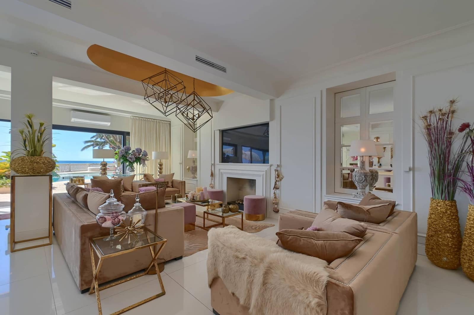 4 bedroom Villa for sale in Moraira - € 5,850,000 (Ref: 9061387)