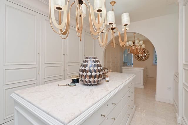 4 bedroom Villa for sale in Casco Urbano, Teulada-Moraira - € 5,850,000 (Ref: 9061387)