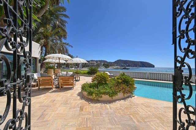 4 bedroom Villa for sale in Casco Urbano, Teulada-Moraira - € 5,850,000 (Ref: 9061387)