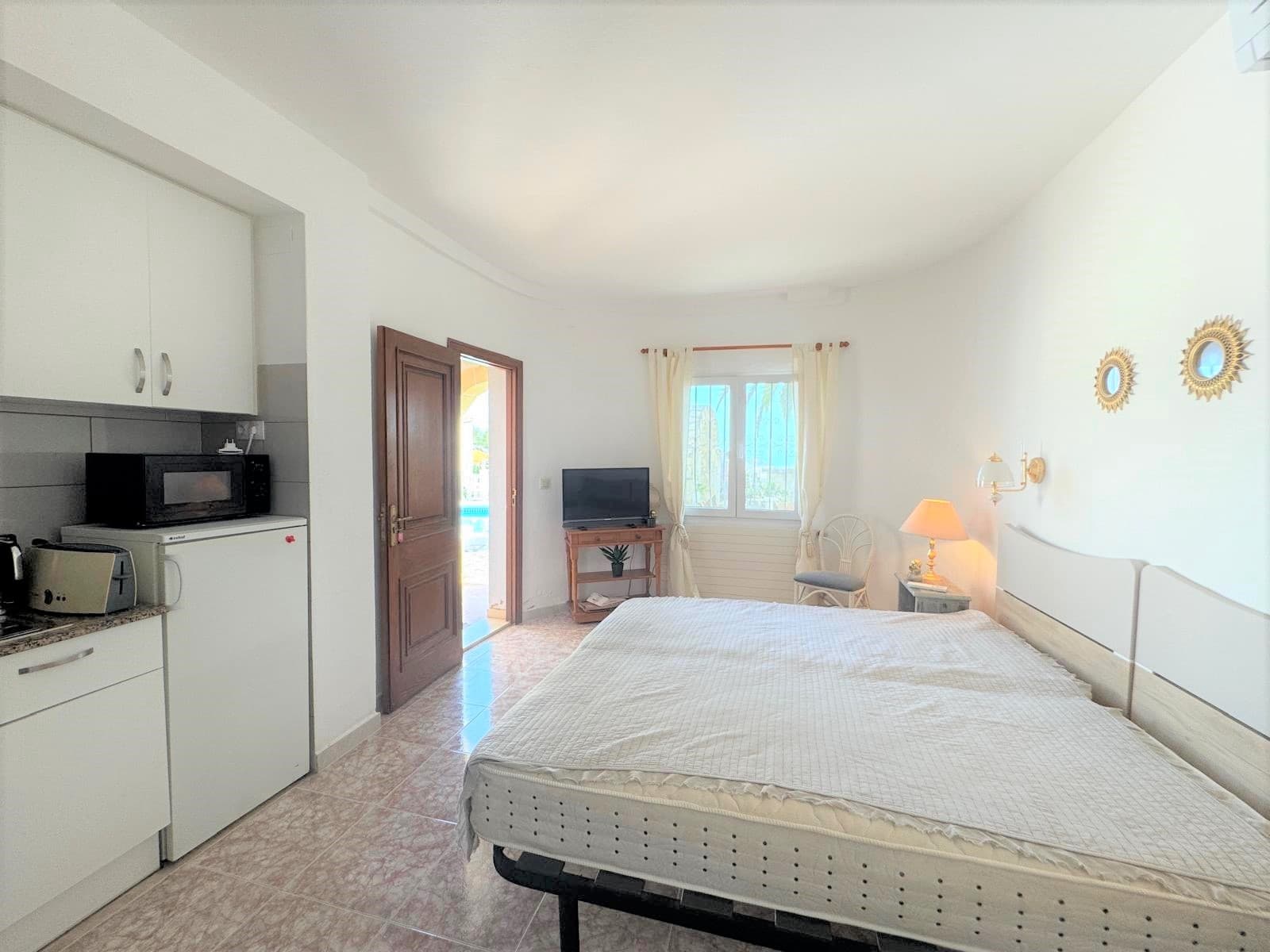 4 bedroom Villa for sale in Denia with pool garage - € 595,000 (Ref: 9100034)