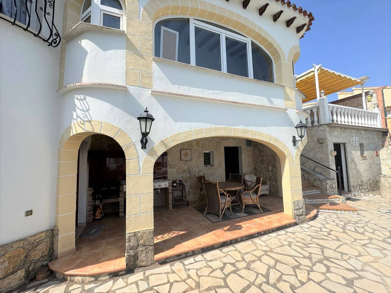 4 bedroom Villa for sale in Denia with pool garage - € 595,000 (Ref: 9100034)