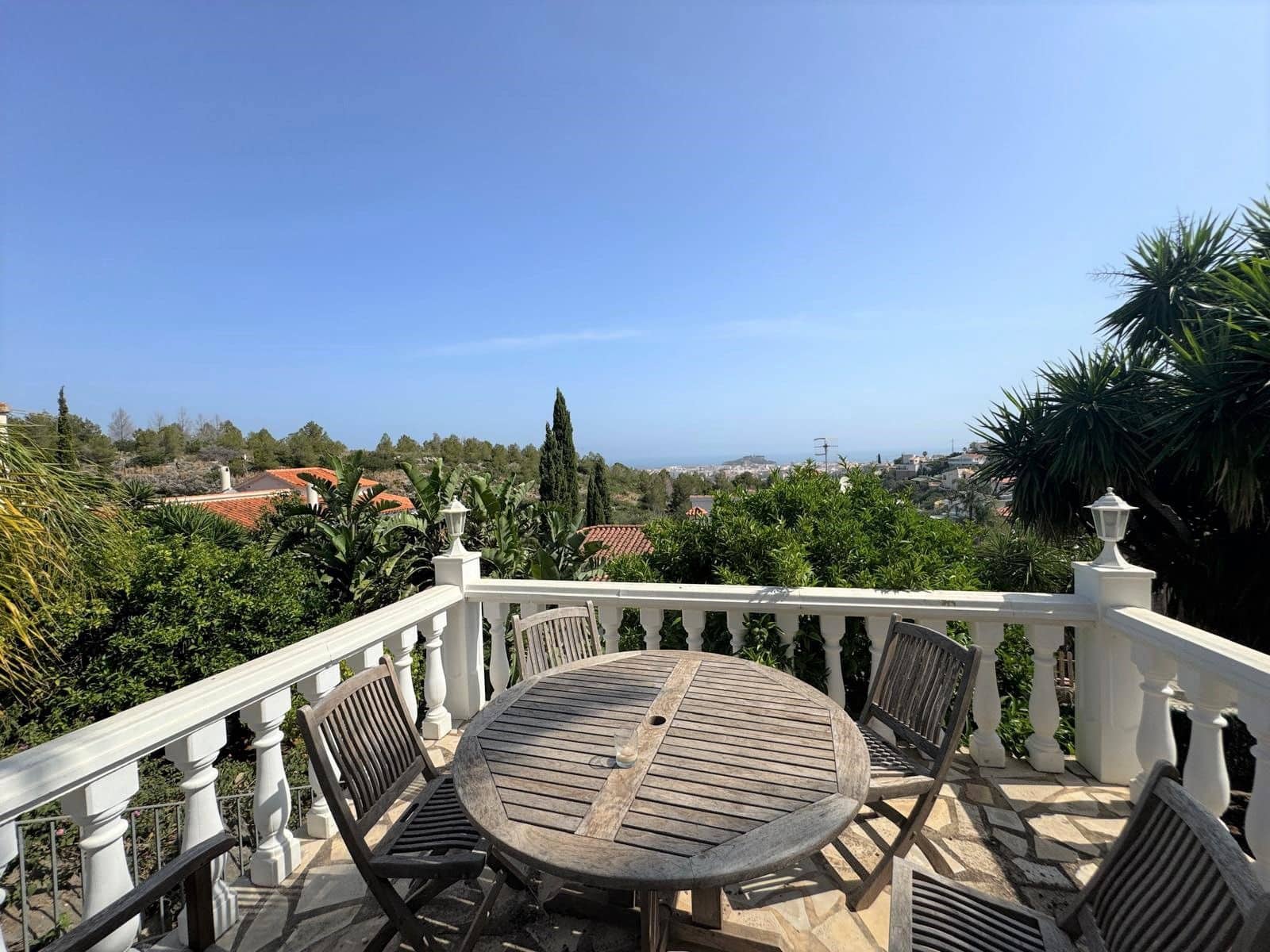 4 bedroom Villa for sale in Denia with pool garage - € 595,000 (Ref: 9100034)