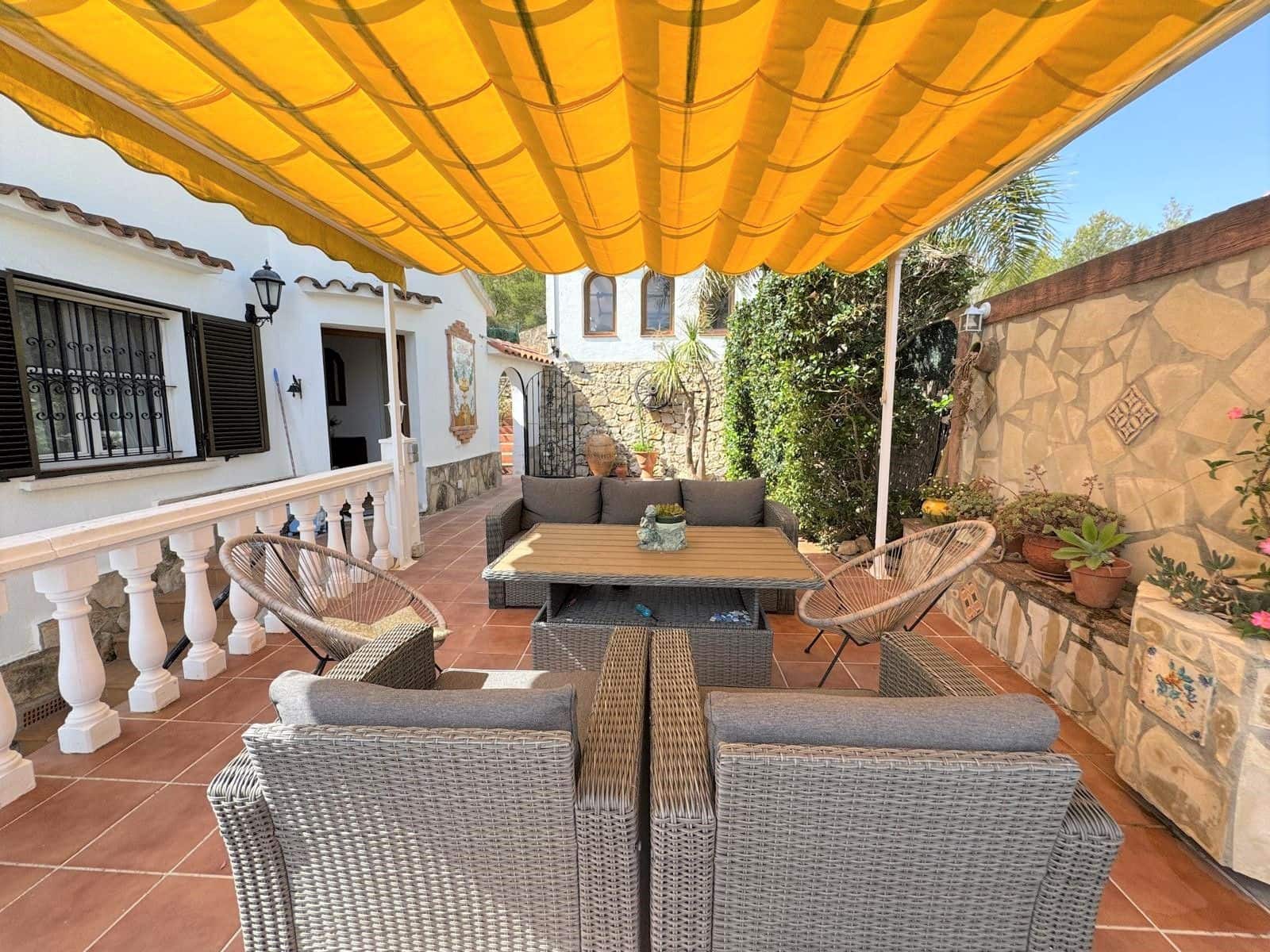 4 bedroom Villa for sale in Denia with pool garage - € 595,000 (Ref: 9100034)