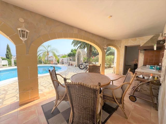 4 quarto Moradia para venda em Dénia com piscina garagem - 595 000 € (Ref: 9100034)