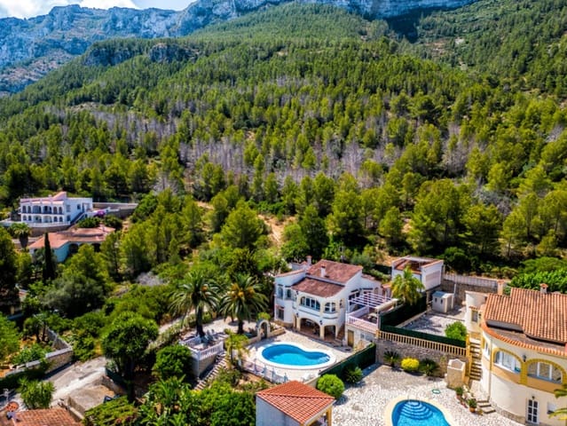 4 sypialnia Willa na sprzedaż w Dénia z basenem garażem - 565 000 € (Ref: 9100034)