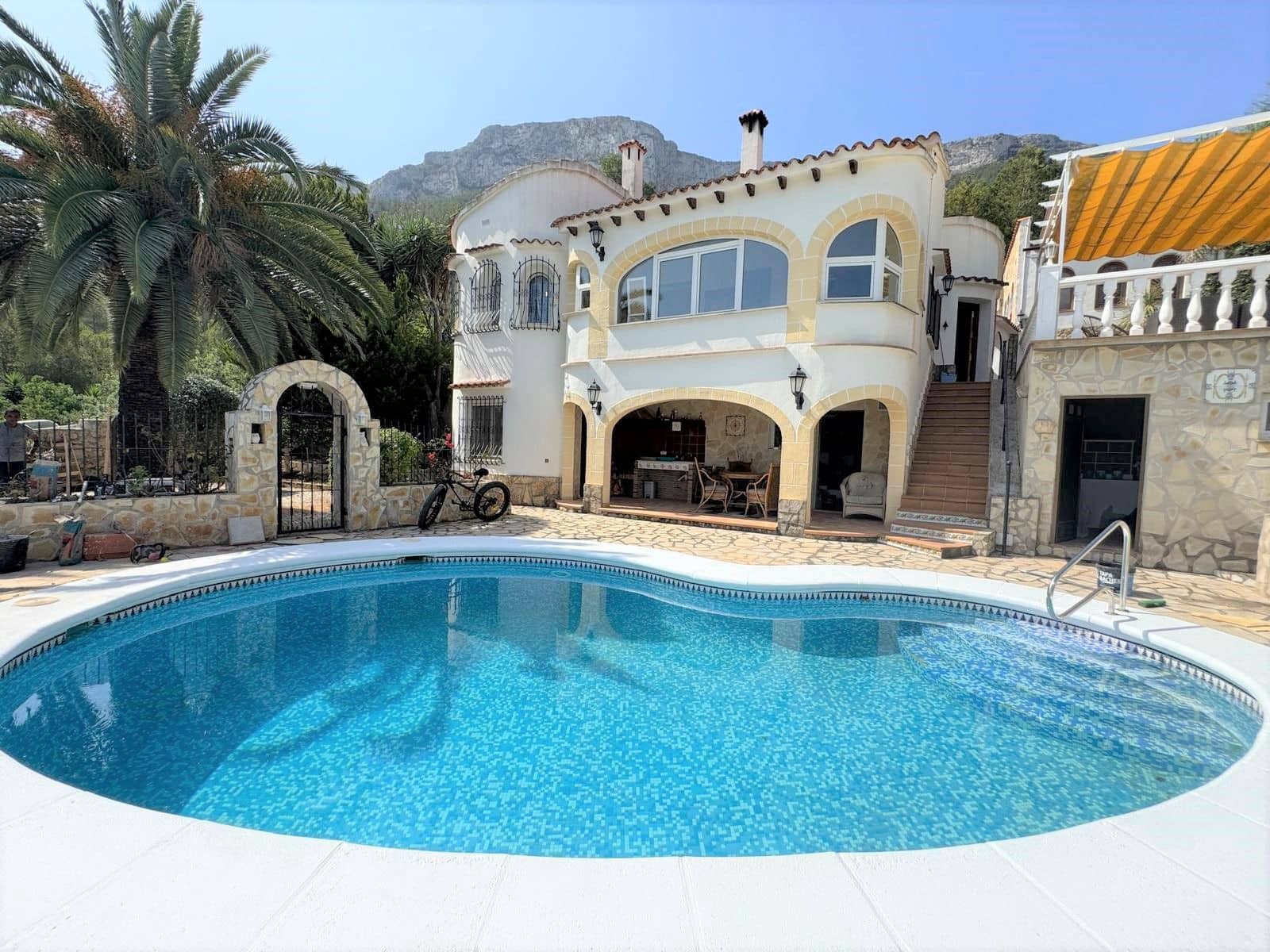 4 sypialnia Willa na sprzedaż w Denia z basenem garażem - 565 000 € (Ref: 9100034)