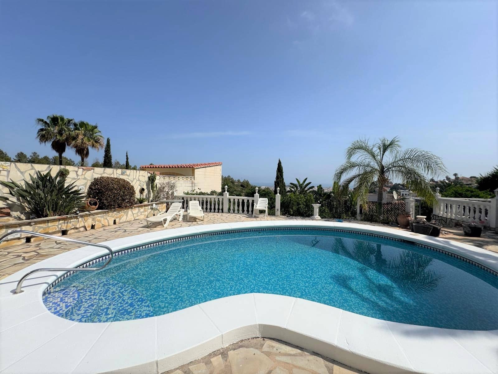 4 sypialnia Willa na sprzedaż w Denia z basenem garażem - 565 000 € (Ref: 9100034)