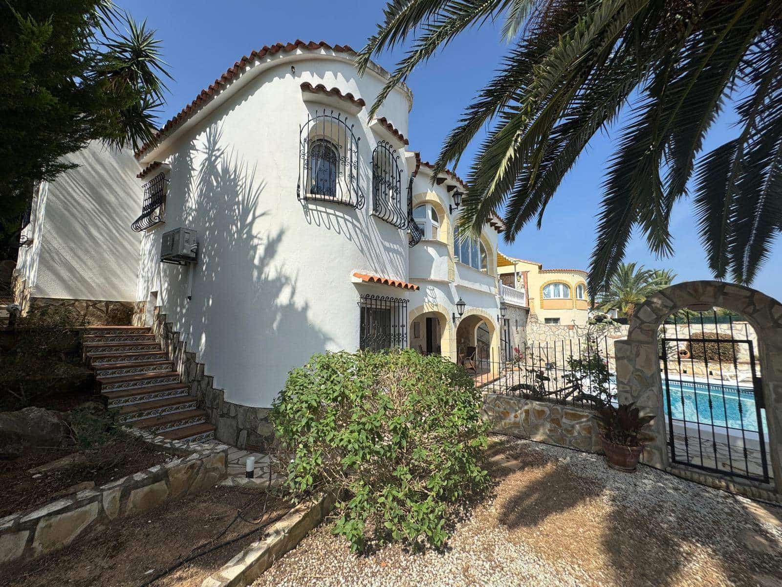 4 sypialnia Willa na sprzedaż w Denia z basenem garażem - 565 000 € (Ref: 9100034)