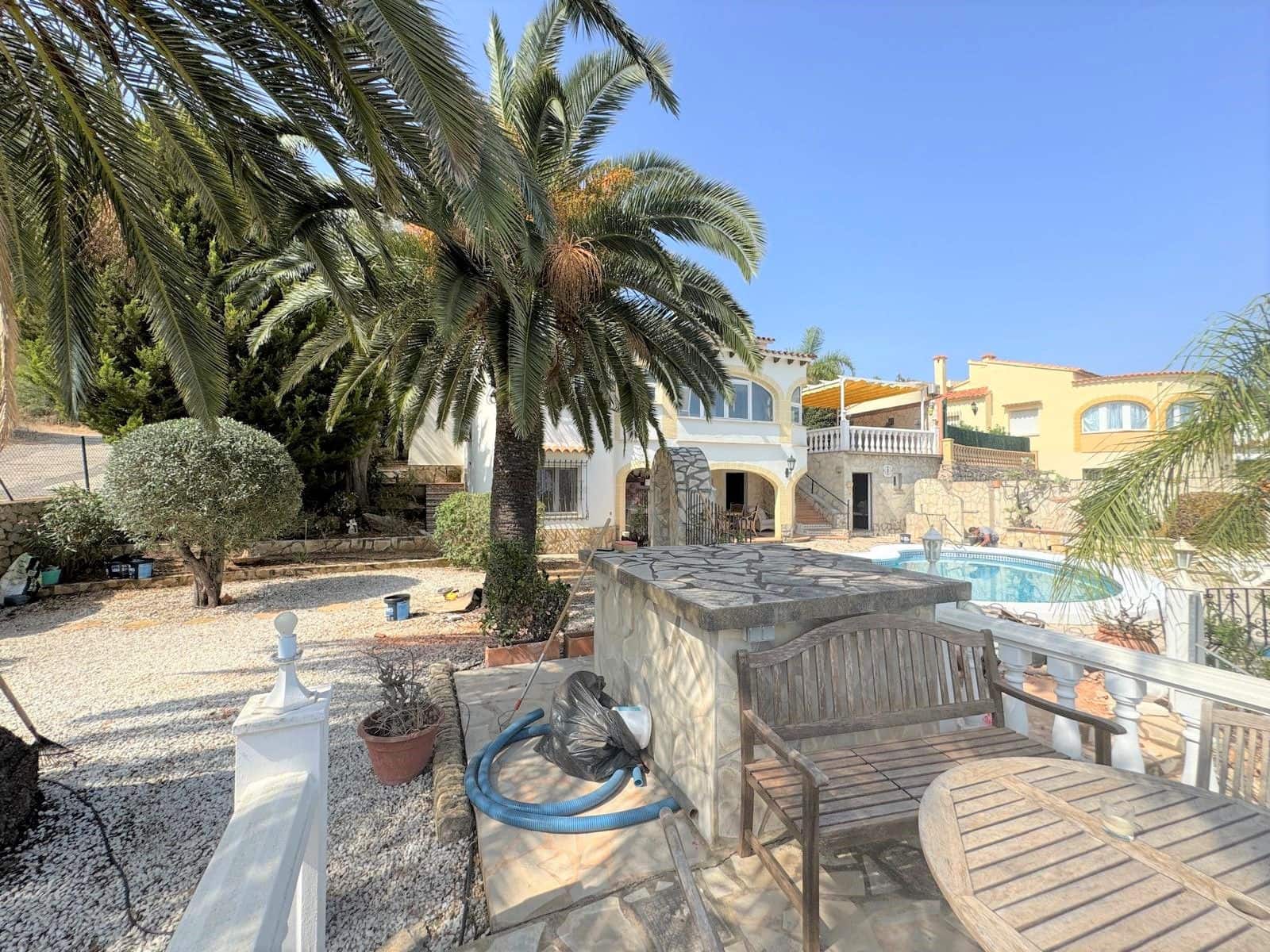 4 sypialnia Willa na sprzedaż w Denia z basenem garażem - 565 000 € (Ref: 9100034)