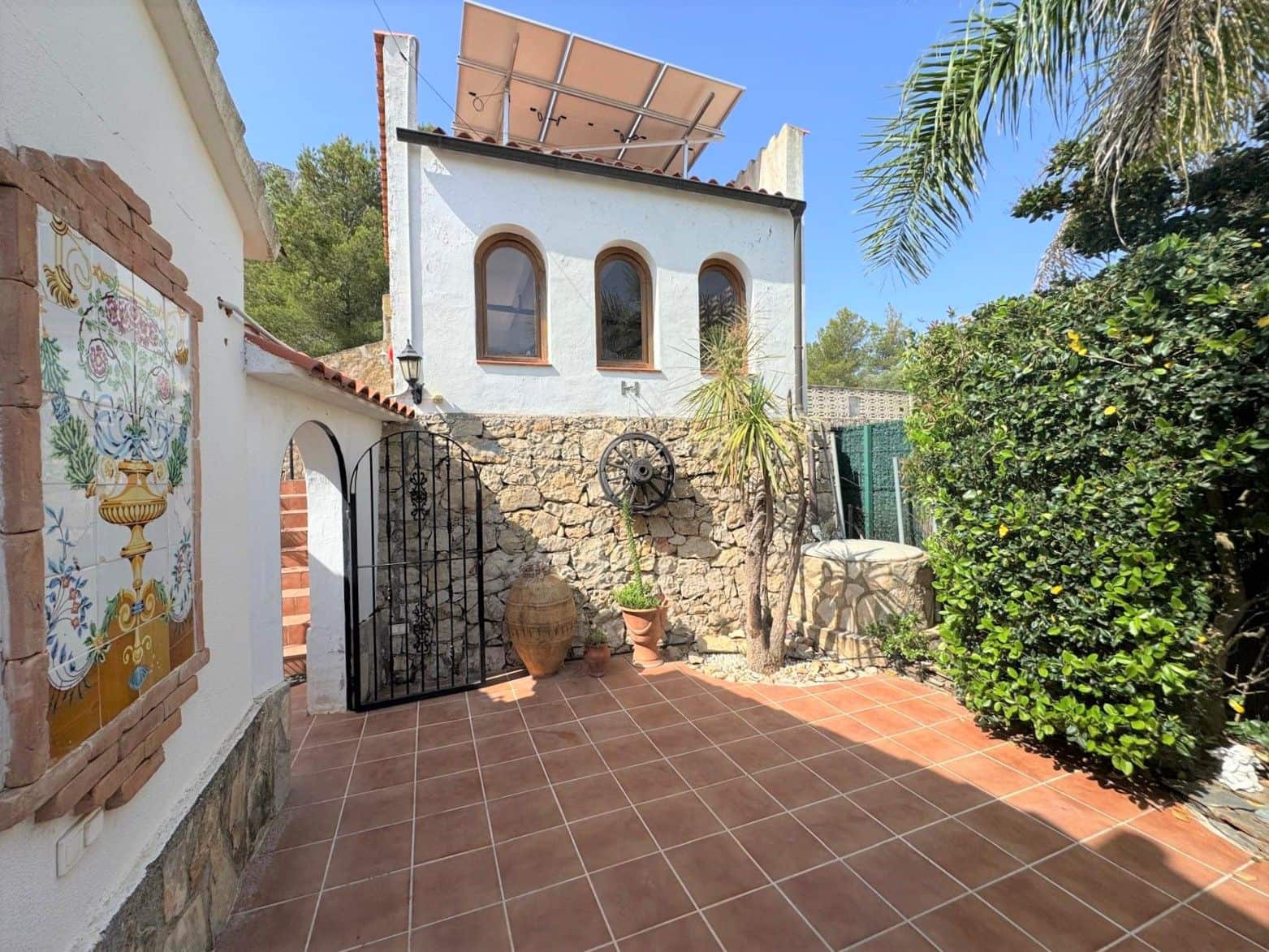 4 sypialnia Willa na sprzedaż w Denia z basenem garażem - 565 000 € (Ref: 9100034)
