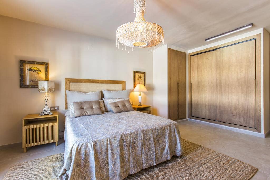 4 bedroom Villa for sale in Denia with pool garage - € 1,390,000 (Ref: 9100163)