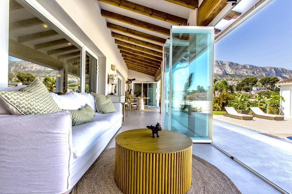 4 bedroom Villa for sale in Denia with pool garage - € 1,390,000 (Ref: 9100163)