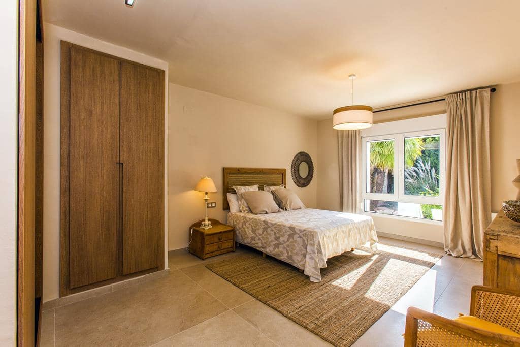 4 bedroom Villa for sale in Denia with pool garage - € 1,390,000 (Ref: 9100163)