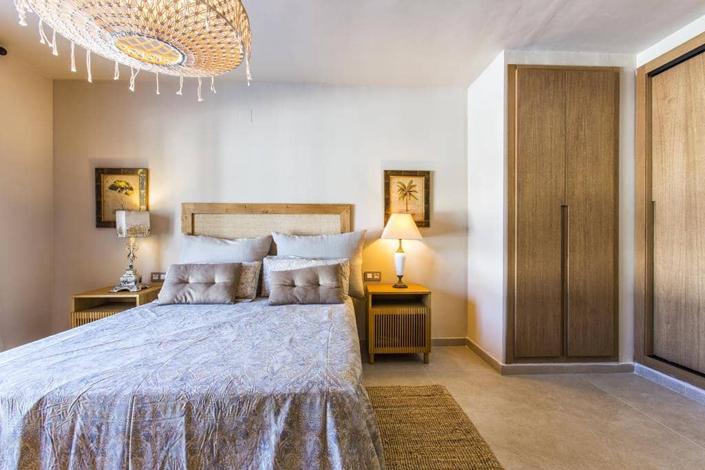 4 bedroom Villa for sale in Denia with pool garage - € 1,390,000 (Ref: 9100163)