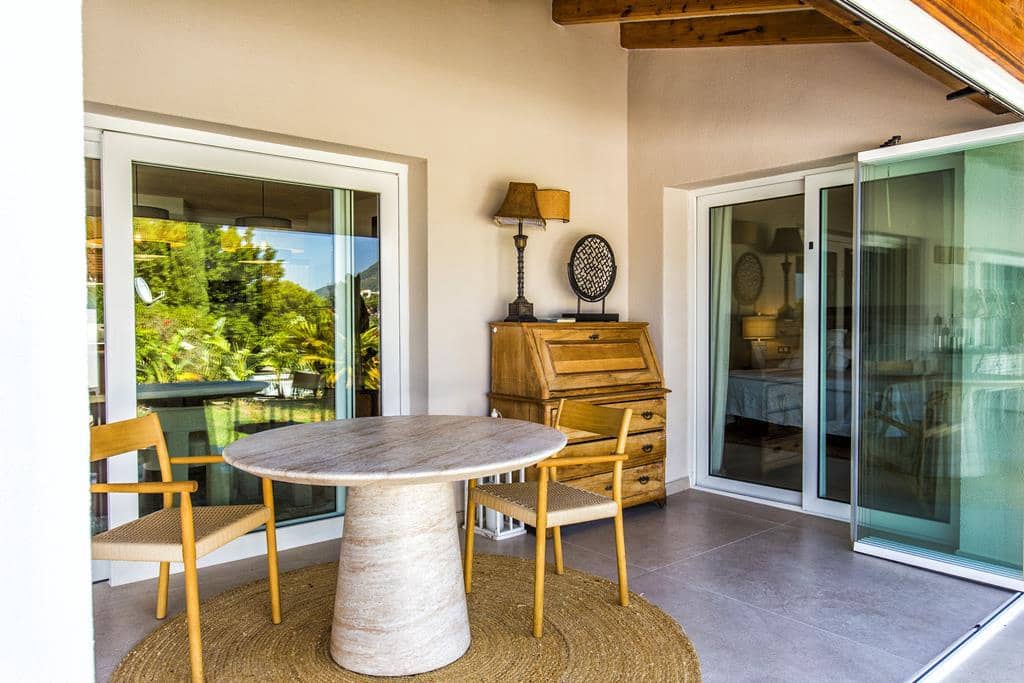 4 bedroom Villa for sale in Denia with pool garage - € 1,390,000 (Ref: 9100163)