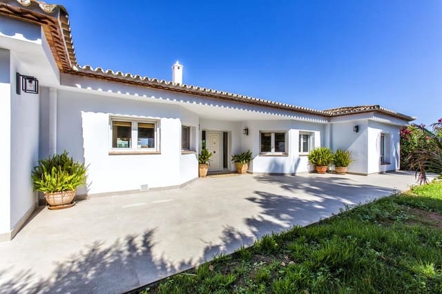 Chalet de 4 habitaciones en Dénia en venta con piscina garaje - 1.390.000 € (Ref: 9100163)